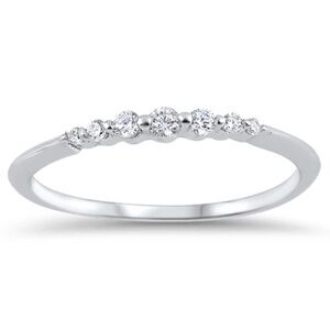 Sterling Silver CZ Graduated Accent Ring – Size 8